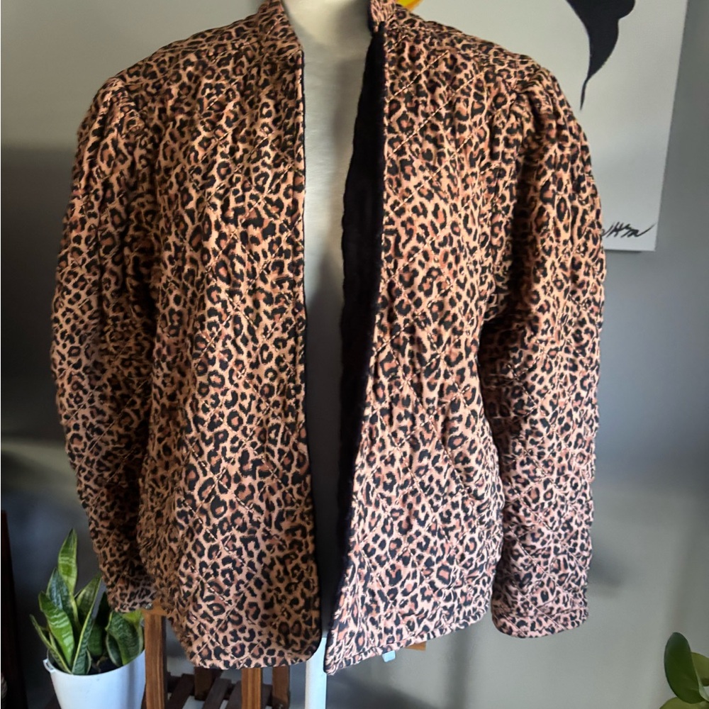 Leopard Quilted Print Women's Jacket - Picture 9 of 10